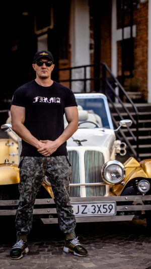 T-shirt FIRMA JP Biała Classic PRZECIWKO KUREST** I UPADKOWI ZASAD  PRZEDSPRZEDAŻ