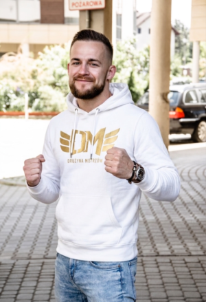 BLUZA DRUŻYNA MISTRZÓW WHITE KAPTUR  PRZEDSPRZEDAŻ