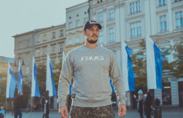 BLUZA FIRMA JP WHITE MELANGE CLASSIC PRZECIWKO KUREST** I UPADKOWI ZASAD PRZEDSPRZEDAŻ