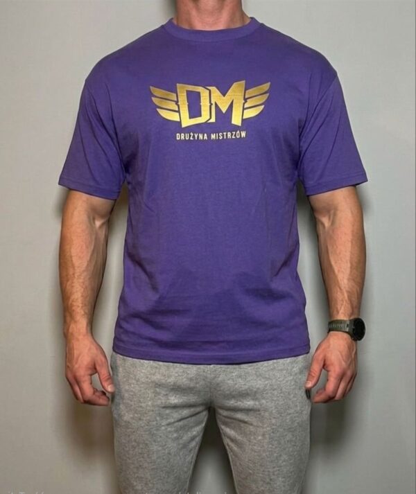T-SHIRT DRUŻYNA MISTRZÓW PURPLE CLASSIC PRZEDSPRZEDAŻ